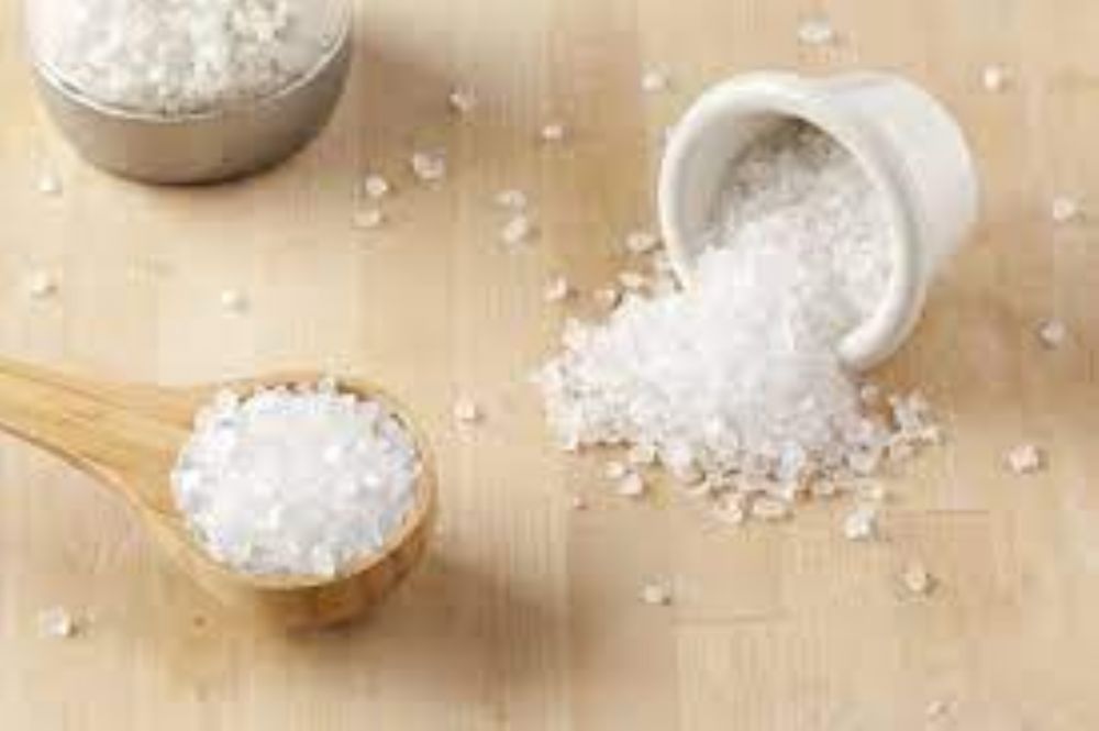 تعرفوا الى فوائد الملح الإنجليزي للبشرة وطرق الاستخدام .