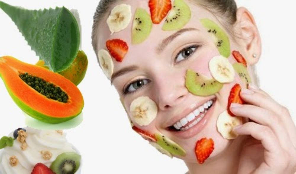 تزيد التغذية الغير متوازنة من رونق البشرة ونضارة الوجه